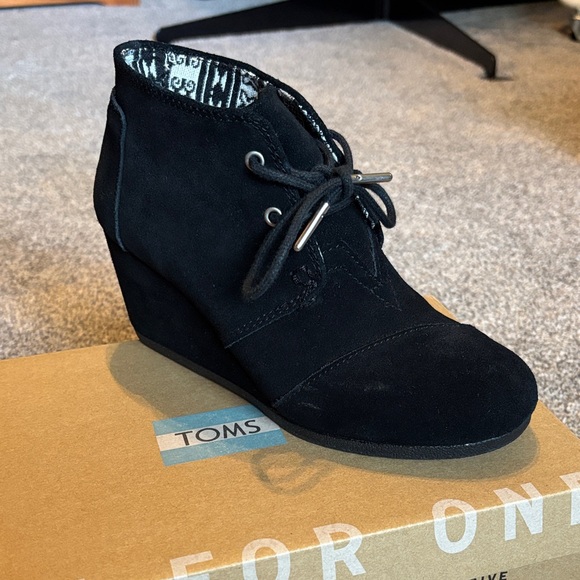 TOMS Black Suede Wedge Booties - Picture 1 of 5